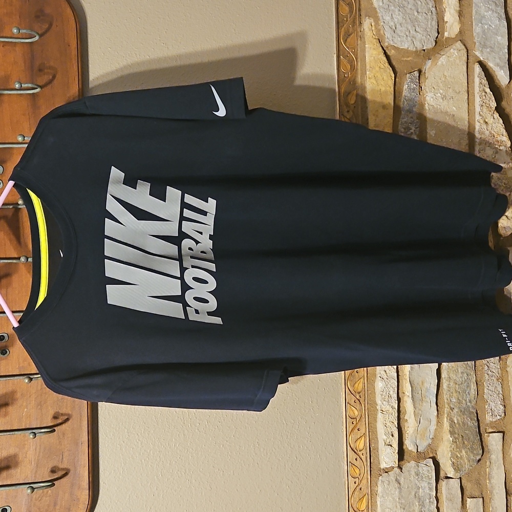 Nike Men's Black and Gray Football Tee Size XL